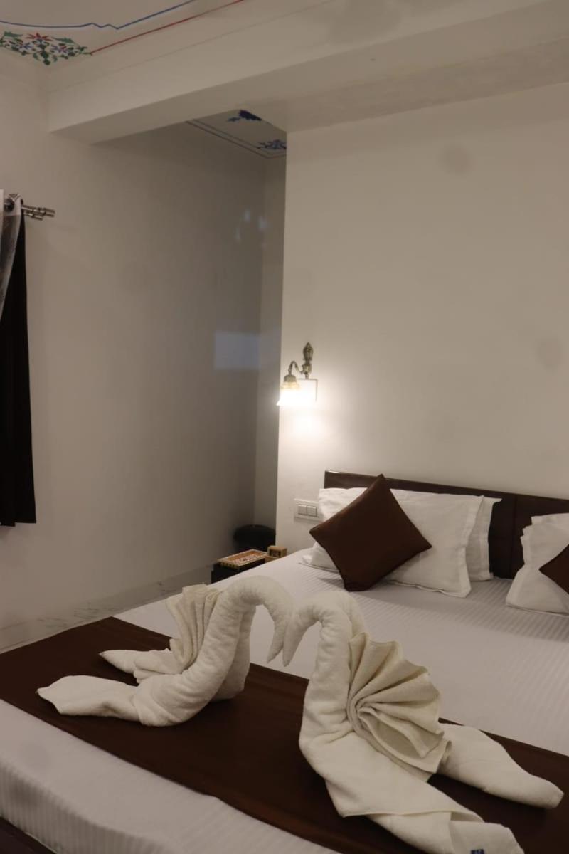Hotel Shiv Palace Удайпур Экстерьер фото