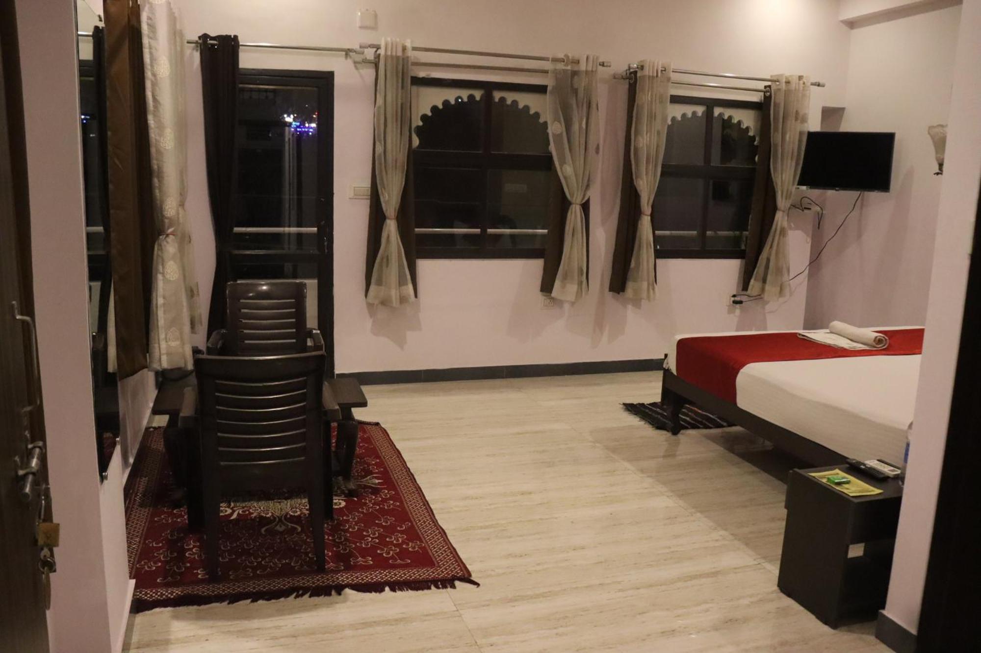 Hotel Shiv Palace Удайпур Номер фото